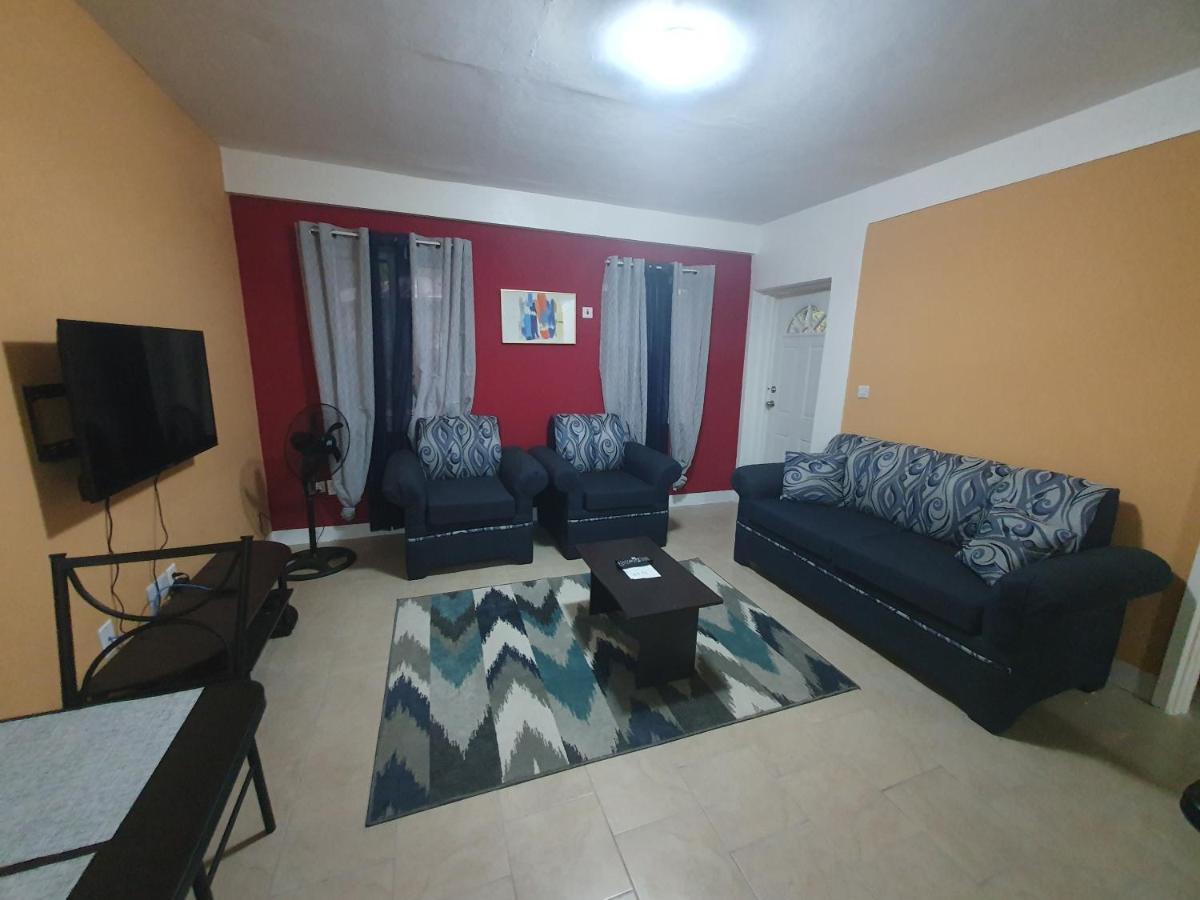 Lovely 2 Bedroom Apartment With Mountain Views And Comunal Pool Roseau Exterior foto